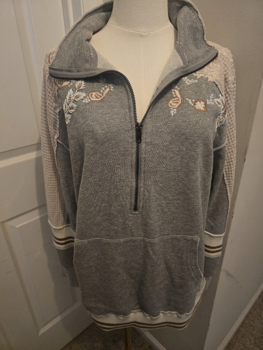 Gimmicks by BKE Gray Sweatshirt with Waffle Sleeves & Beaded Embroidery